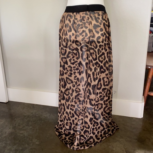 Just in! Leopard print sarong - Picture 2 of 2